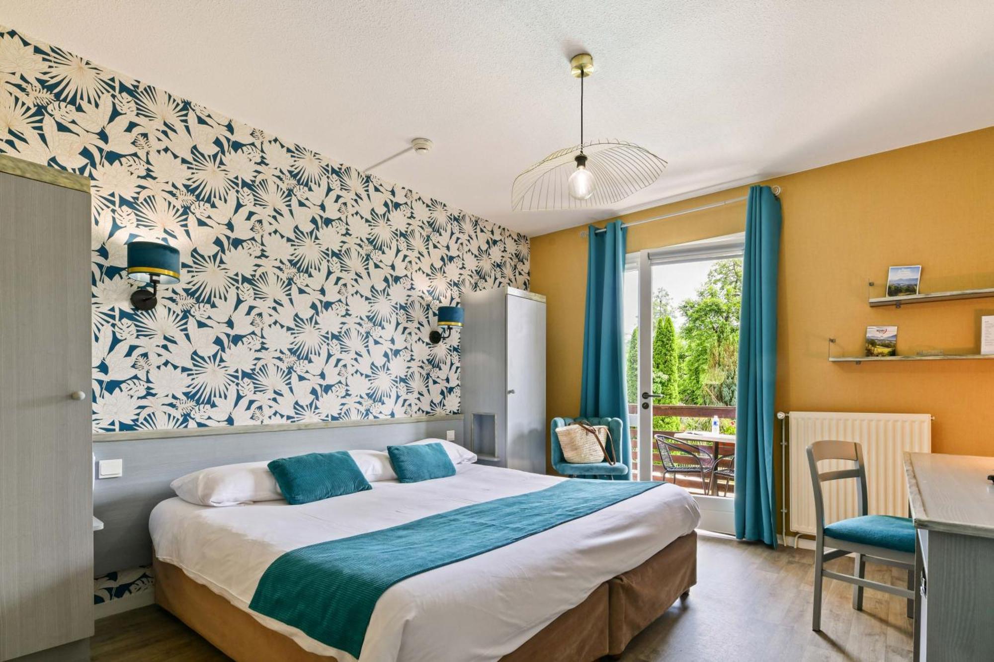 Отель Logis Le Vieux Logis Lestelle-Betharram Экстерьер фото
