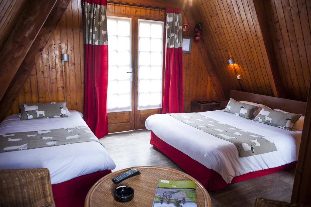 Отель Logis Le Vieux Logis Lestelle-Betharram Экстерьер фото