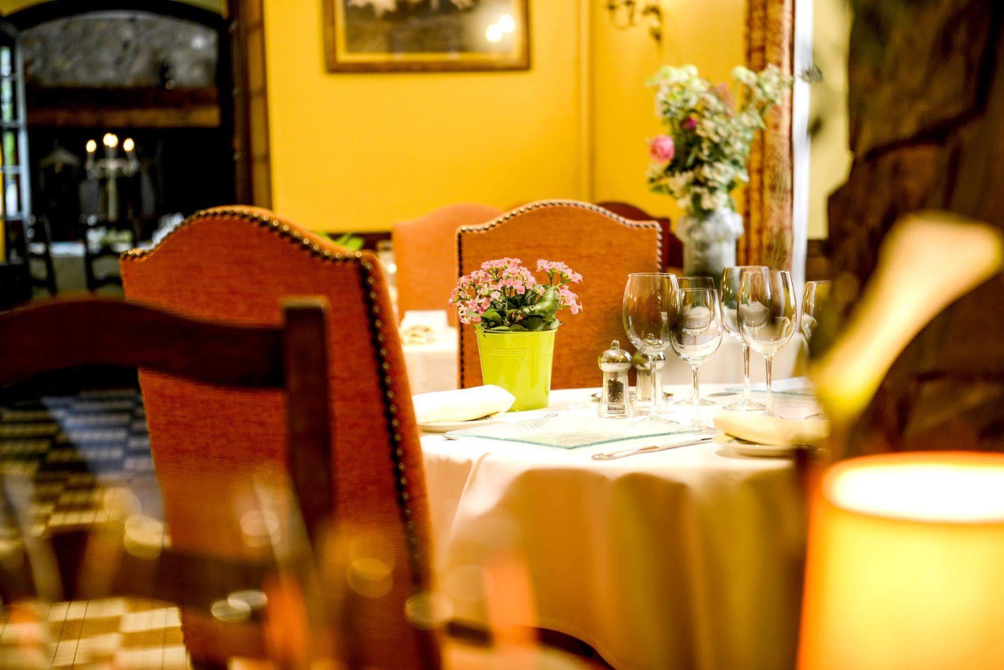 Отель Logis Le Vieux Logis Lestelle-Betharram Экстерьер фото