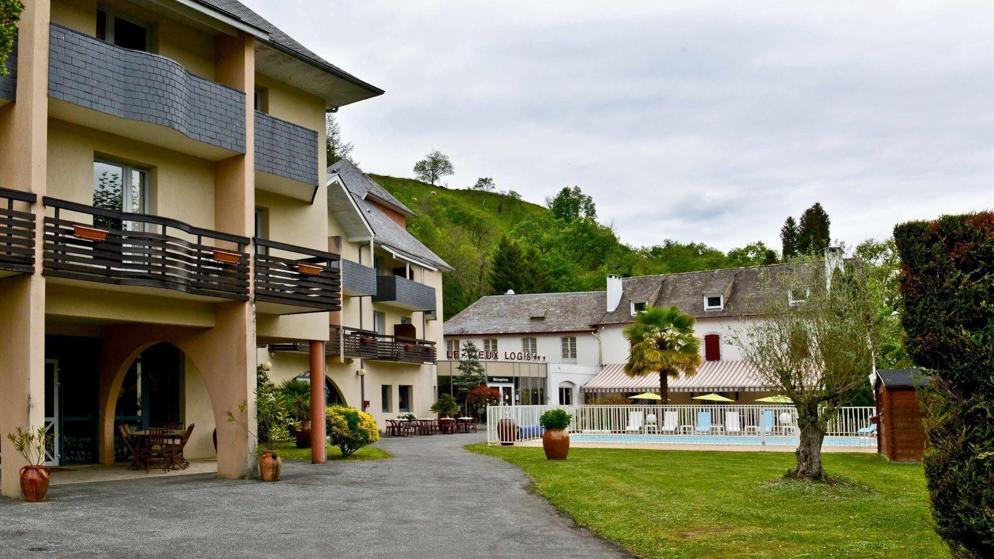 Отель Logis Le Vieux Logis Lestelle-Betharram Экстерьер фото
